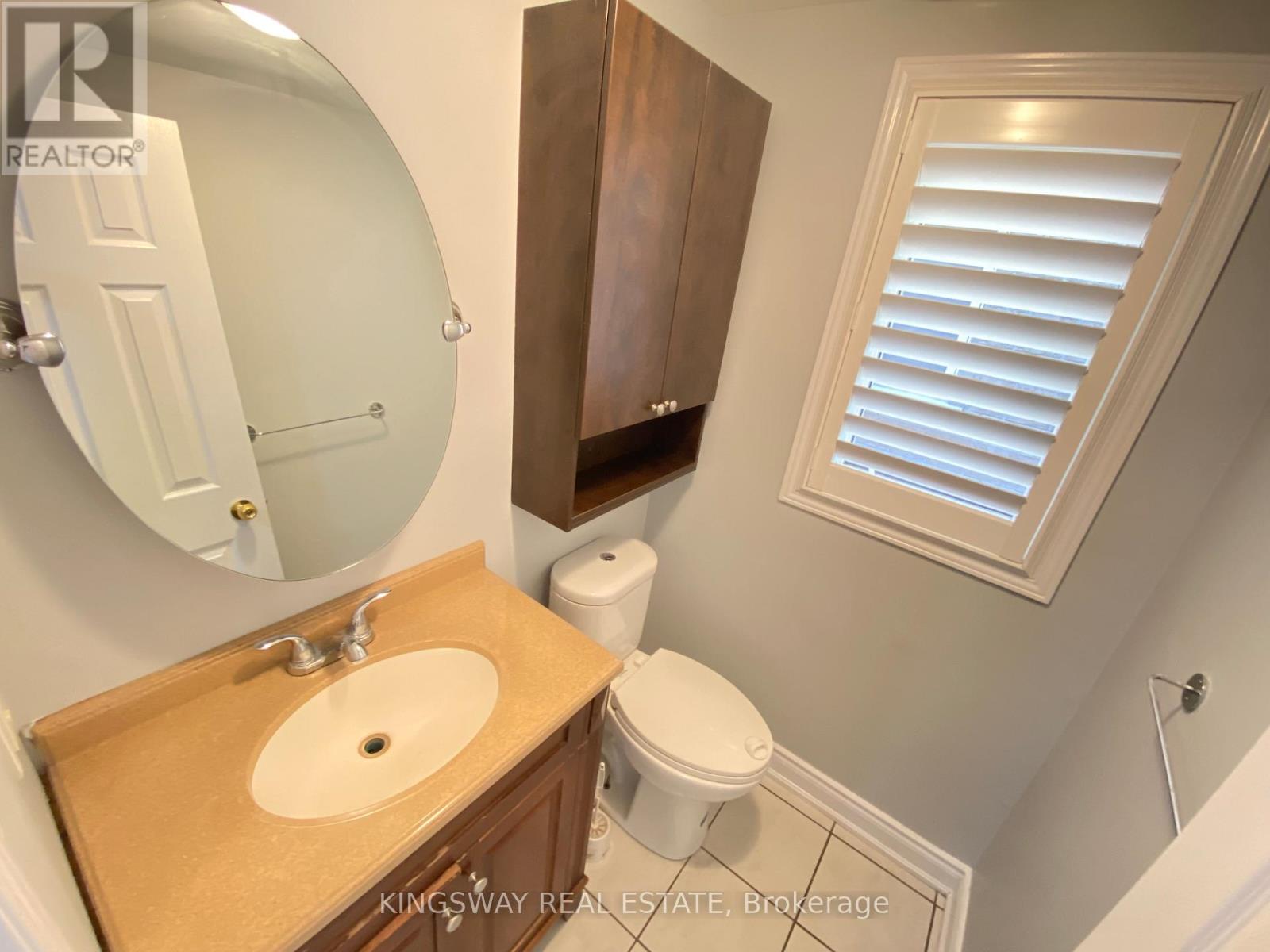 33 Caranci Crescent, Brampton, Ontario  L6P 1H3 - Photo 8 - W12556680