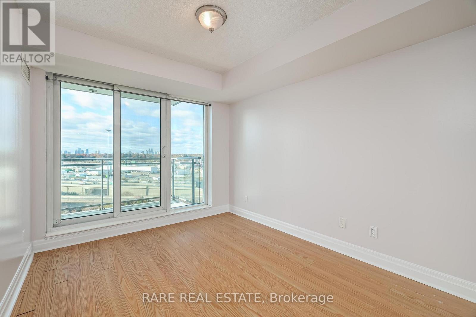 1404 - 2121 Lakeshore Boulevard W, Toronto, Ontario  M8V 4E9 - Photo 4 - W12556706