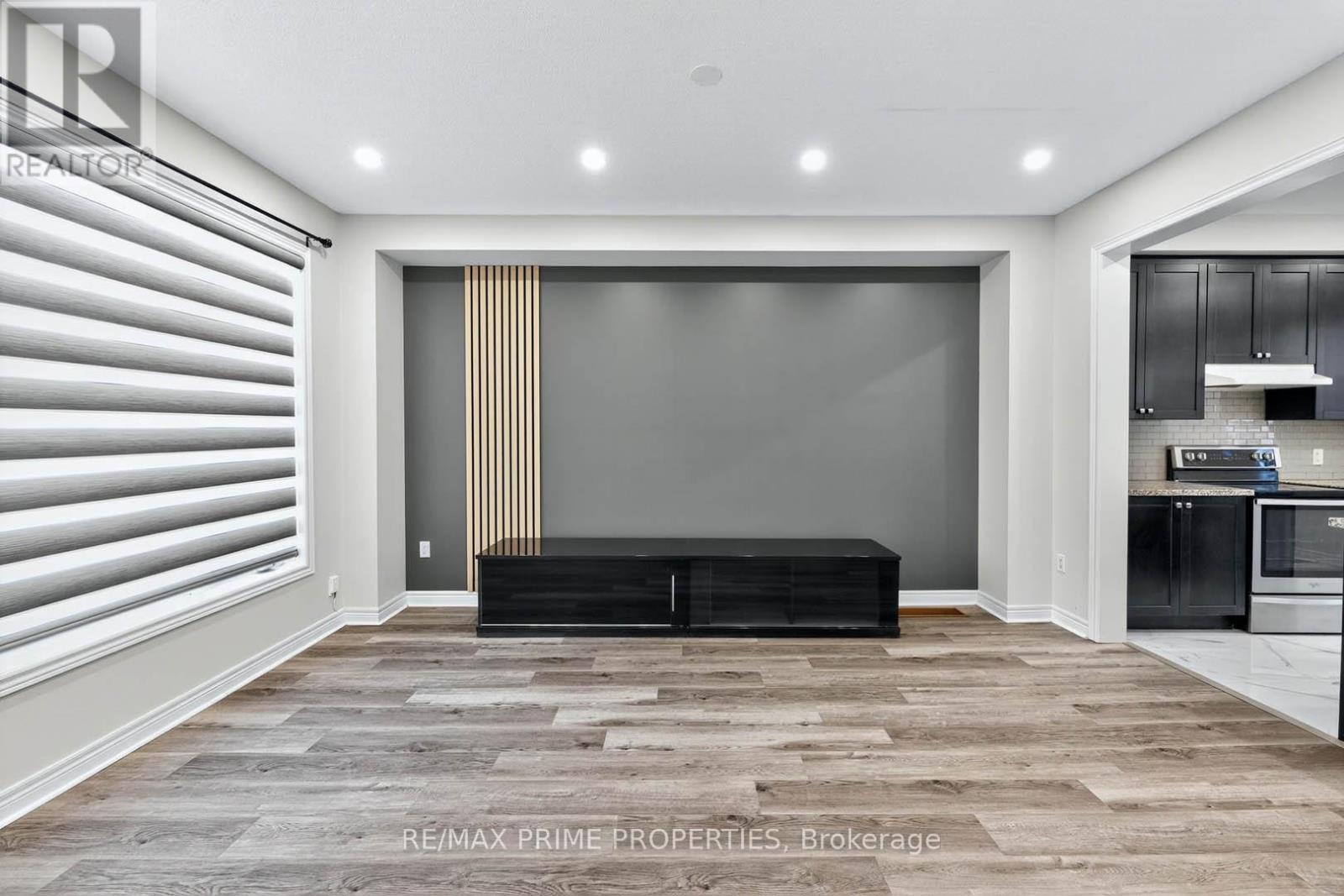 14 Primo Road, Brampton, Ontario  L7A 0Z1 - Photo 4 - W12556718