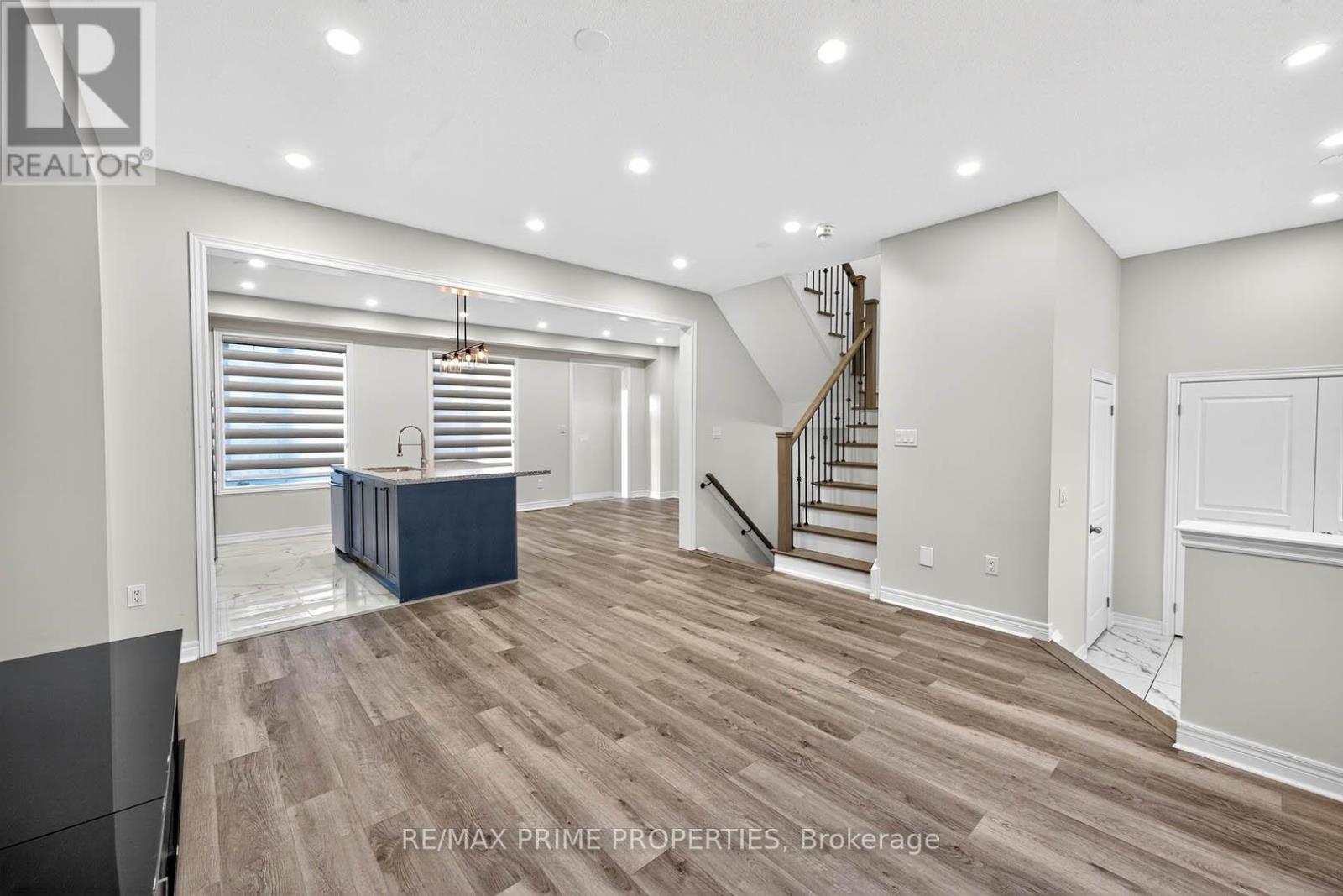 14 Primo Road, Brampton, Ontario  L7A 0Z1 - Photo 8 - W12556718