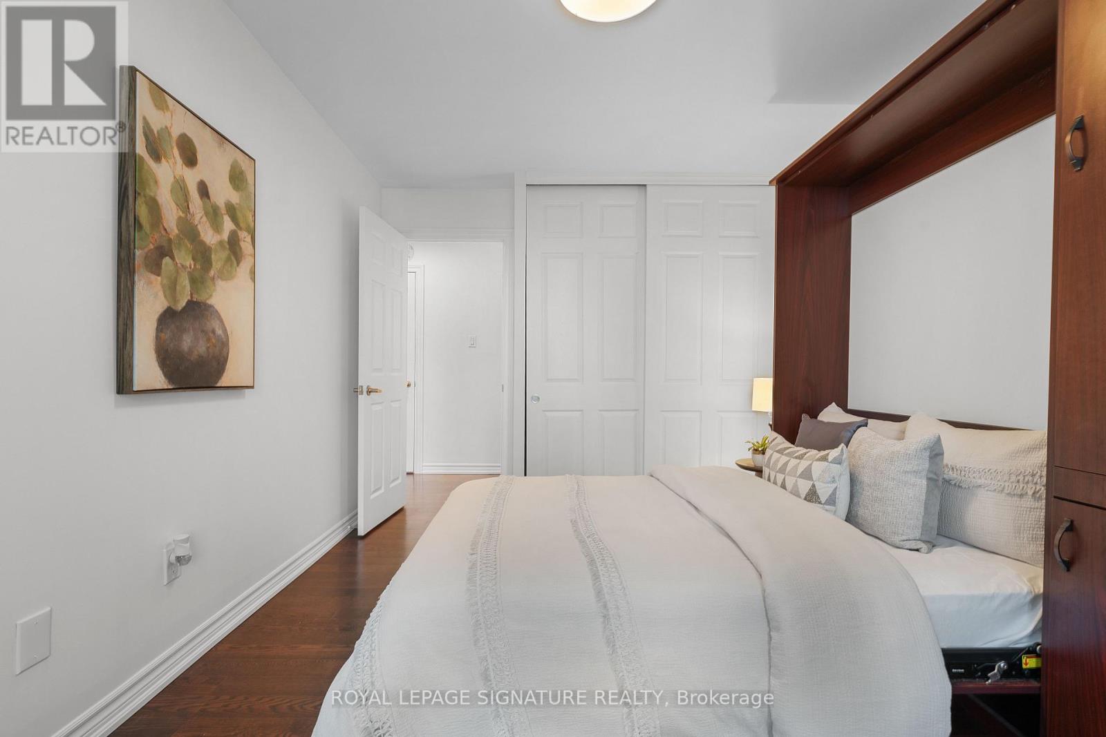 911 - 100 Quebec Avenue E, Toronto, Ontario  M6P 4B8 - Photo 19 - W12556732