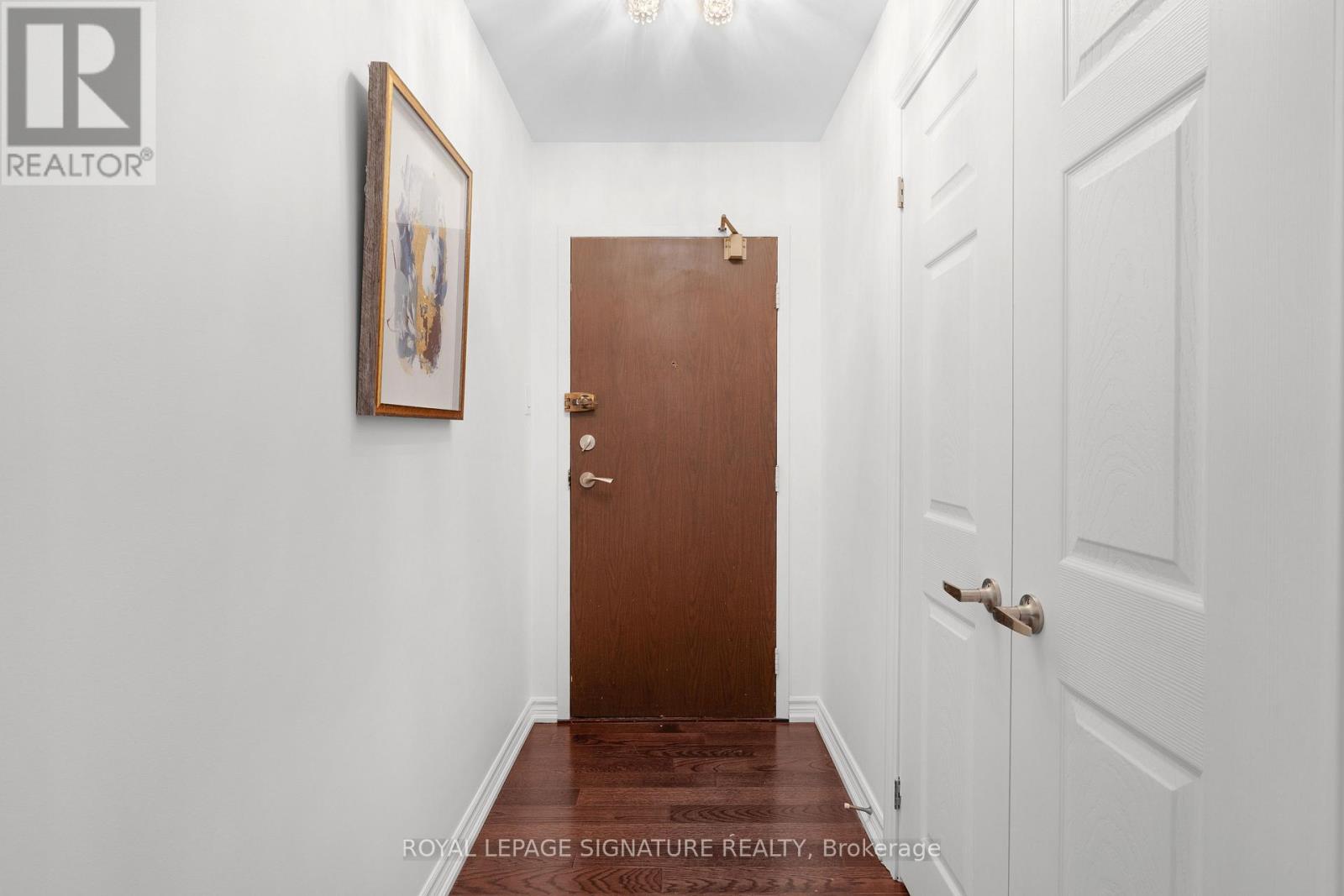 911 - 100 Quebec Avenue E, Toronto, Ontario  M6P 4B8 - Photo 2 - W12556732