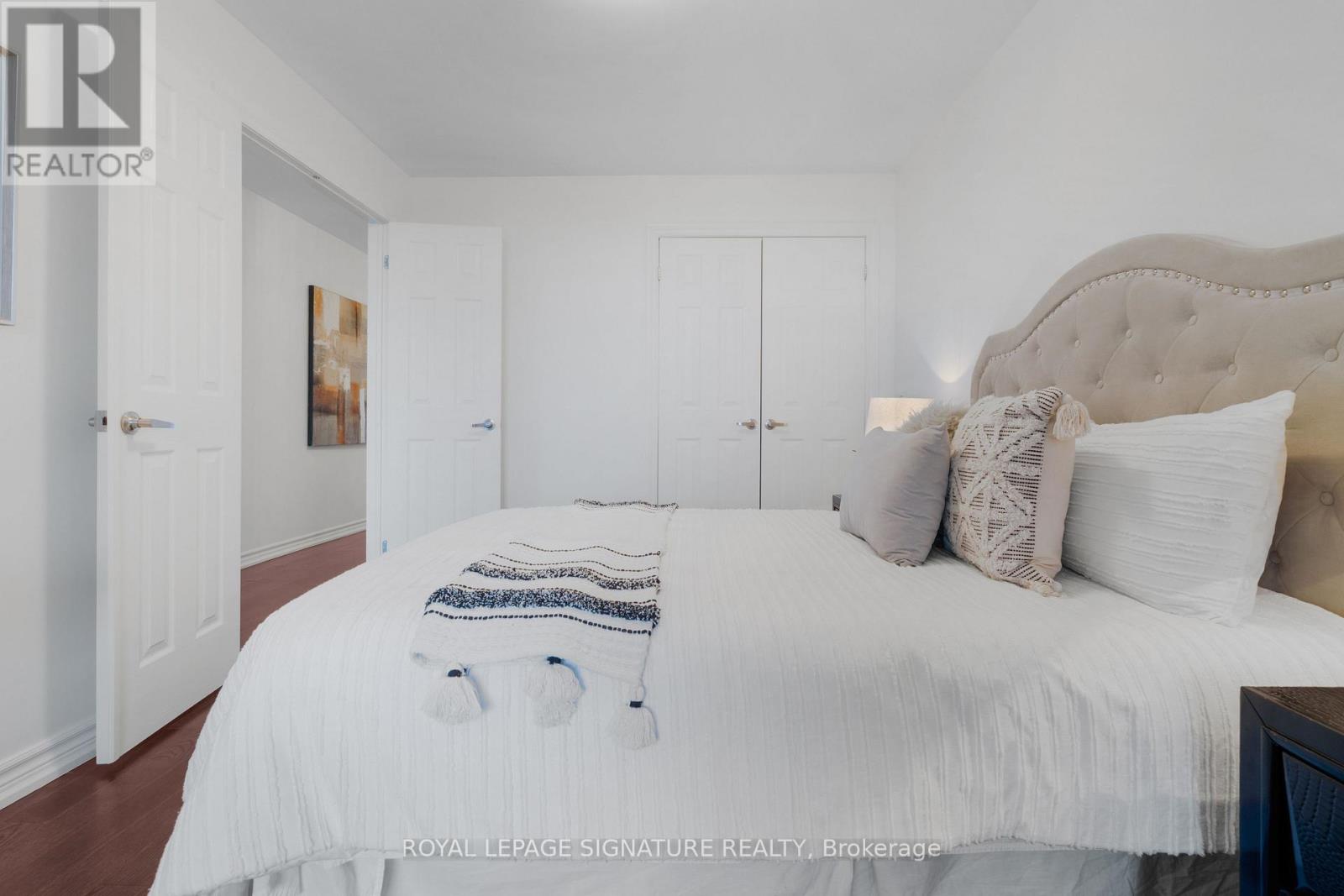 911 - 100 Quebec Avenue E, Toronto, Ontario  M6P 4B8 - Photo 21 - W12556732