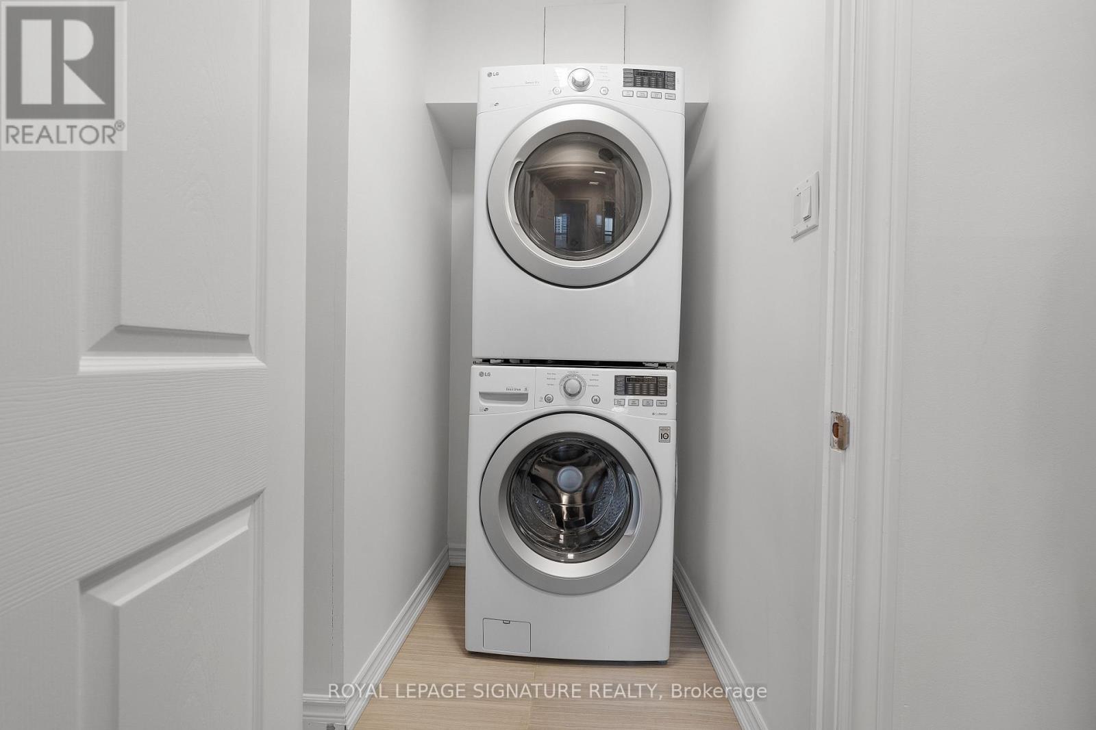 911 - 100 Quebec Avenue E, Toronto, Ontario  M6P 4B8 - Photo 22 - W12556732