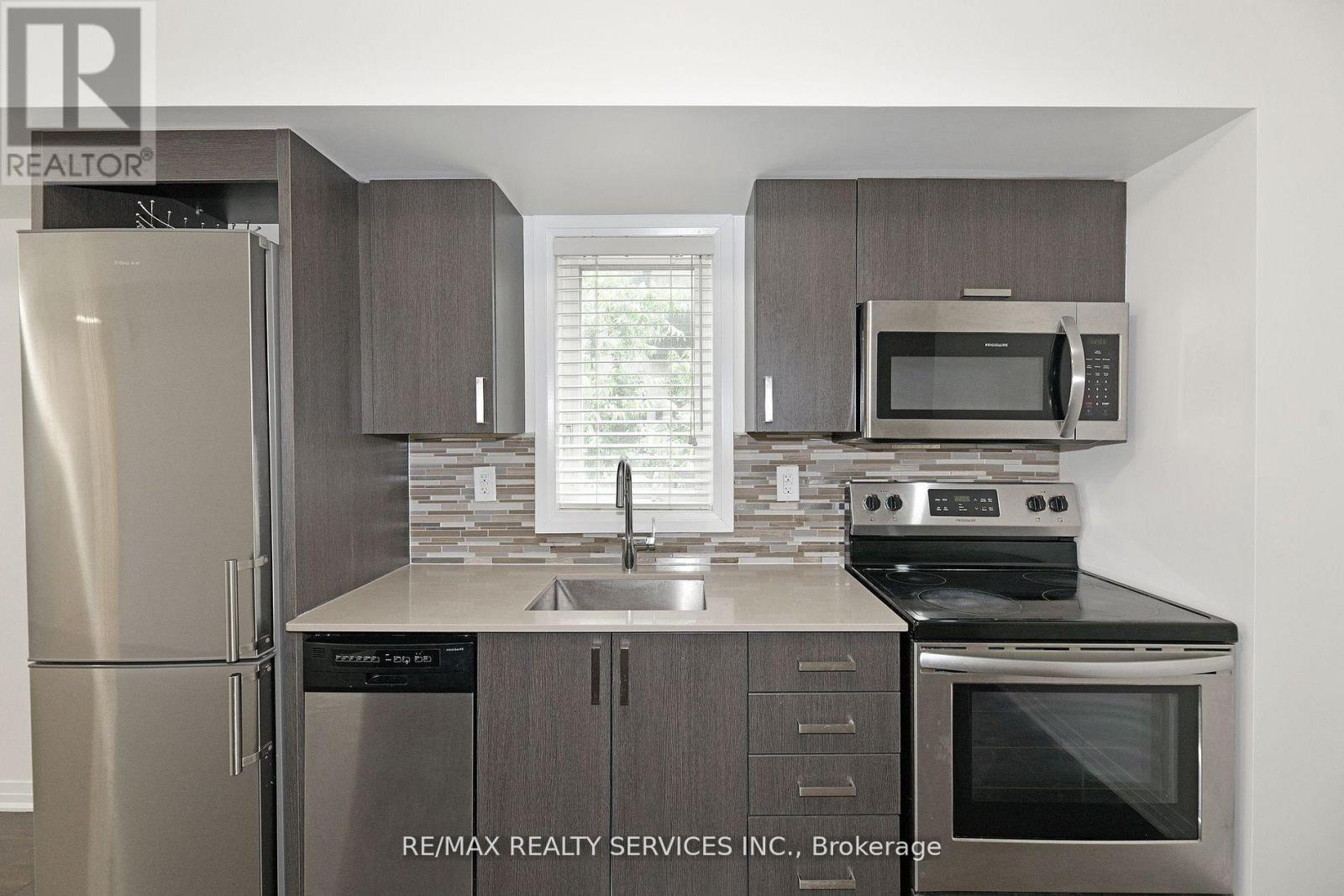 2 - 142 William Duncan Road, Toronto, Ontario  M3K 0C1 - Photo 12 - W12556768