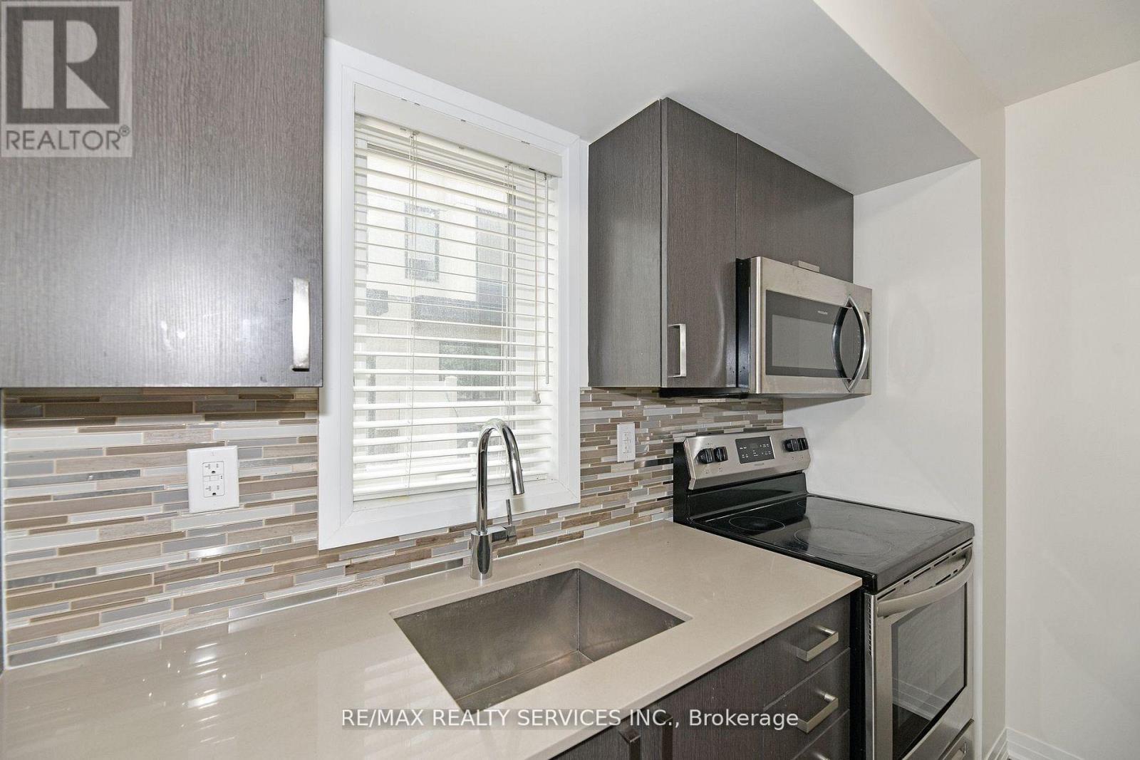 2 - 142 William Duncan Road, Toronto, Ontario  M3K 0C1 - Photo 13 - W12556768