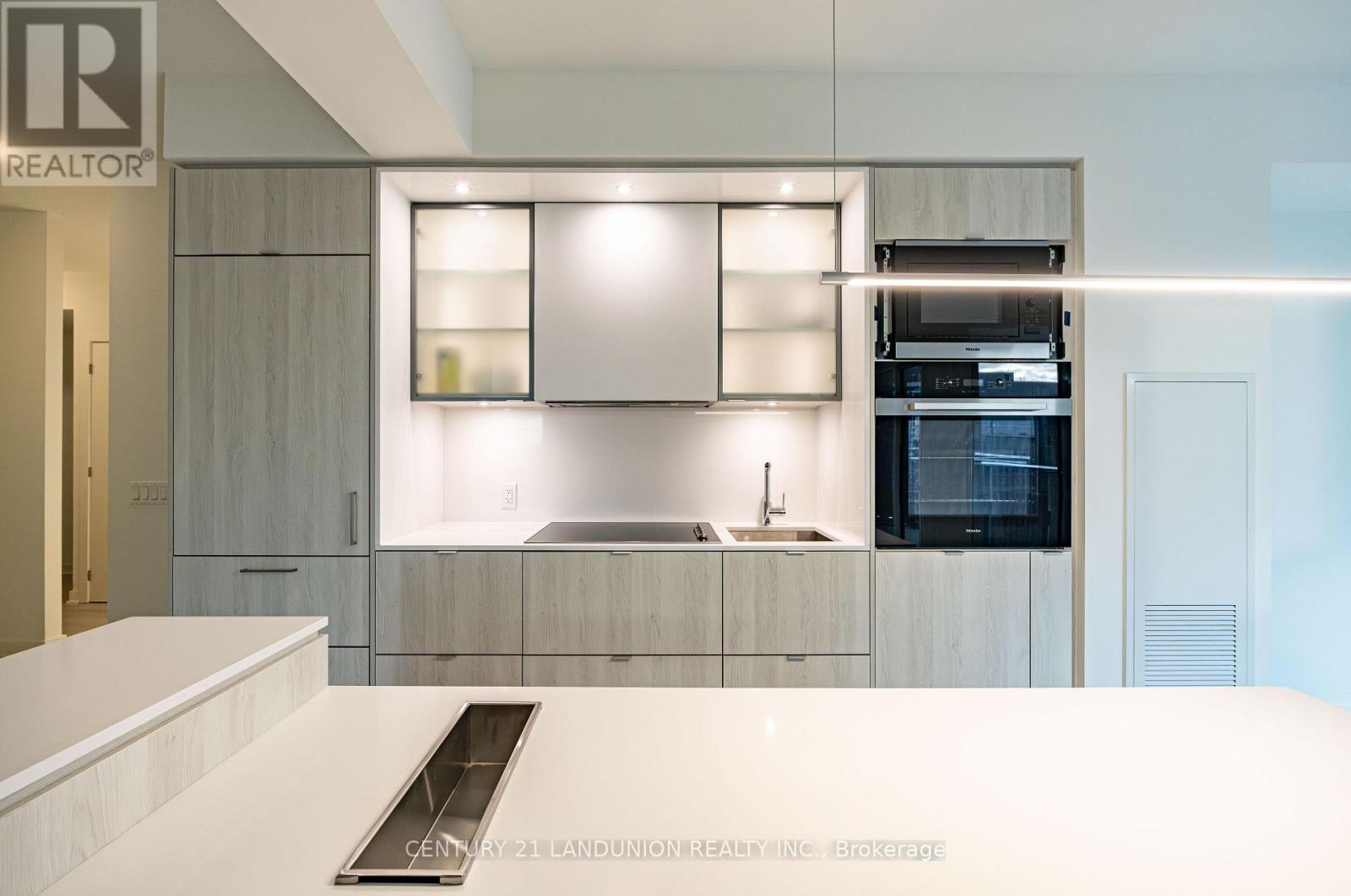 1312 - 11 Yorkville Avenue E, Toronto, Ontario  M4W 0B7 - Photo 6 - C12547676