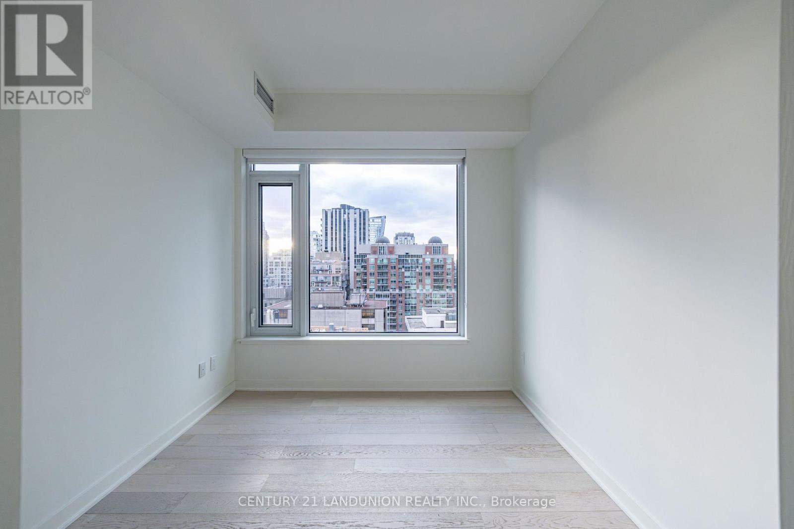 1312 - 11 Yorkville Avenue E, Toronto, Ontario  M4W 0B7 - Photo 8 - C12547676