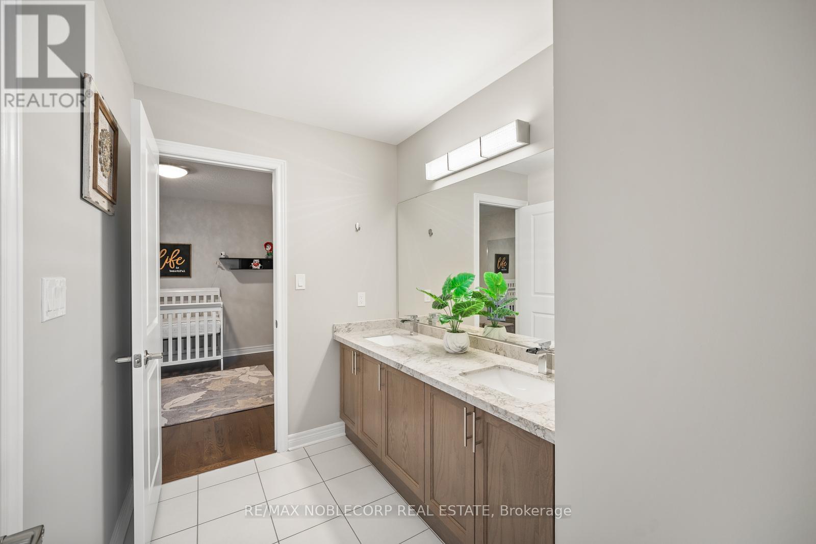 68 Inverness Way, Bradford West Gwillimbury, Ontario  L3Z 0W5 - Photo 29 - N12555744