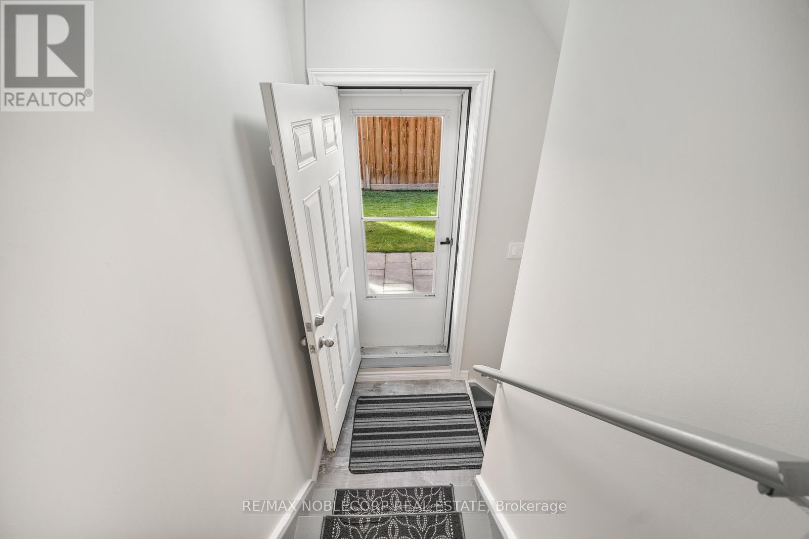 68 Inverness Way, Bradford West Gwillimbury, Ontario  L3Z 0W5 - Photo 34 - N12555744