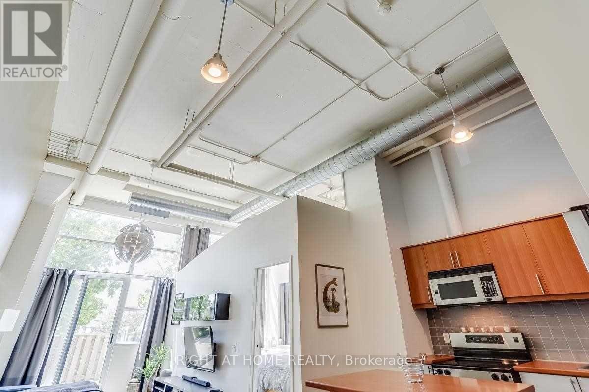 109 - 1001 Roselawn Avenue, Toronto, Ontario  M6B 4M4 - Photo 9 - W12285495