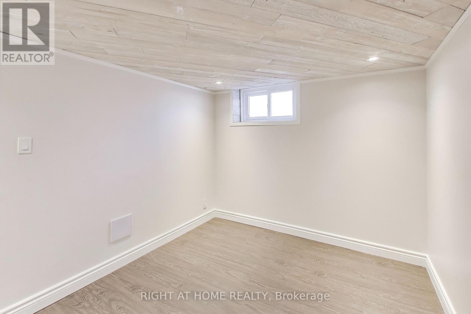 71 Mississauga Road N, Mississauga, Ontario  L5H 2H9 - Photo 16 - W12461165