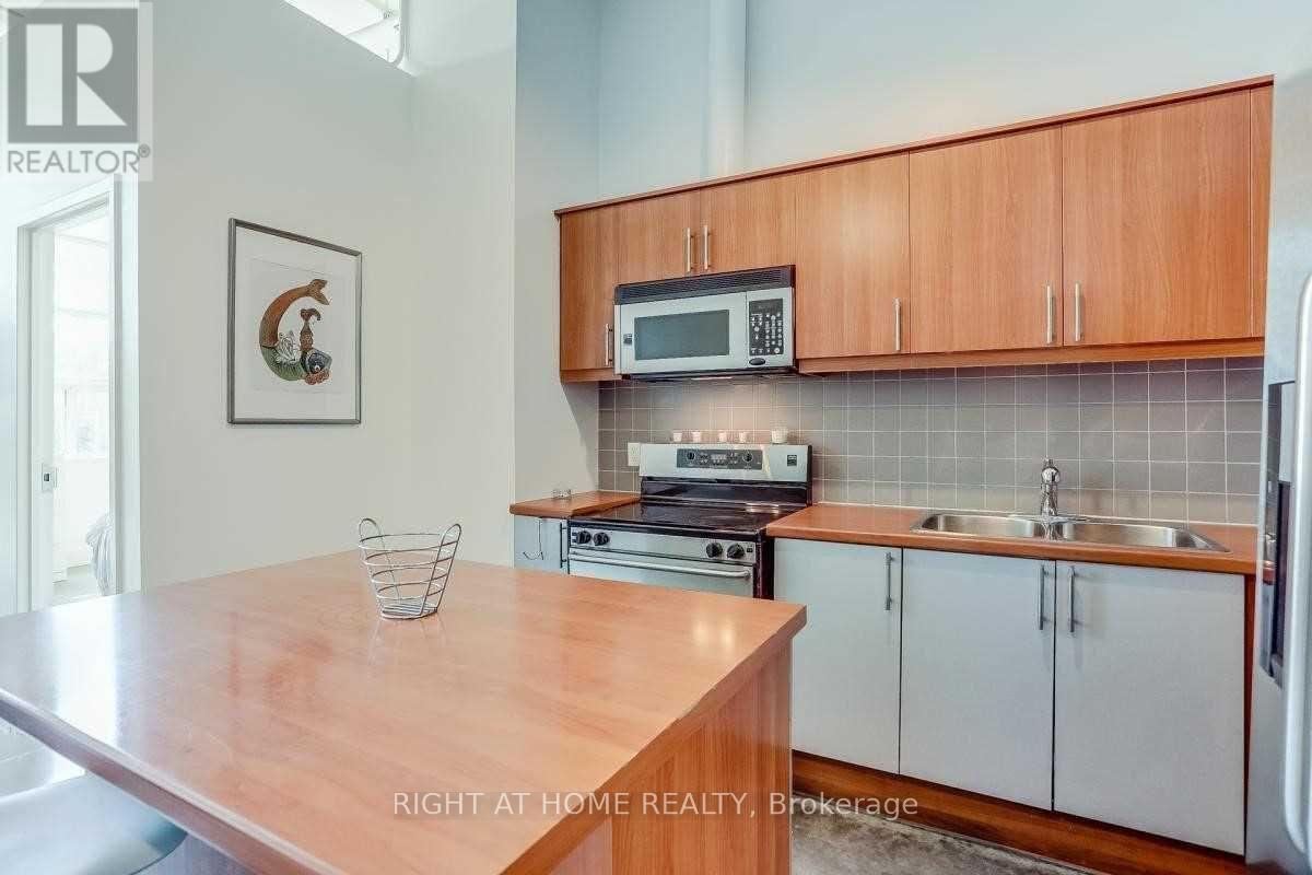 109 - 1001 Roselawn Avenue, Toronto, Ontario  M6B 4M4 - Photo 8 - W12285495