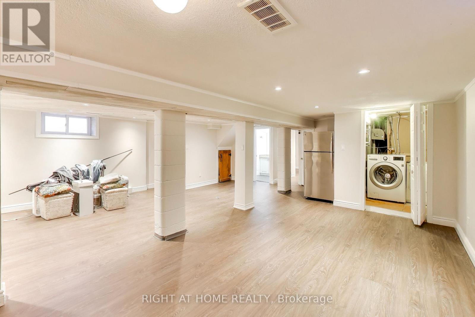 71 Mississauga Road N, Mississauga, Ontario  L5H 2H9 - Photo 13 - W12461165