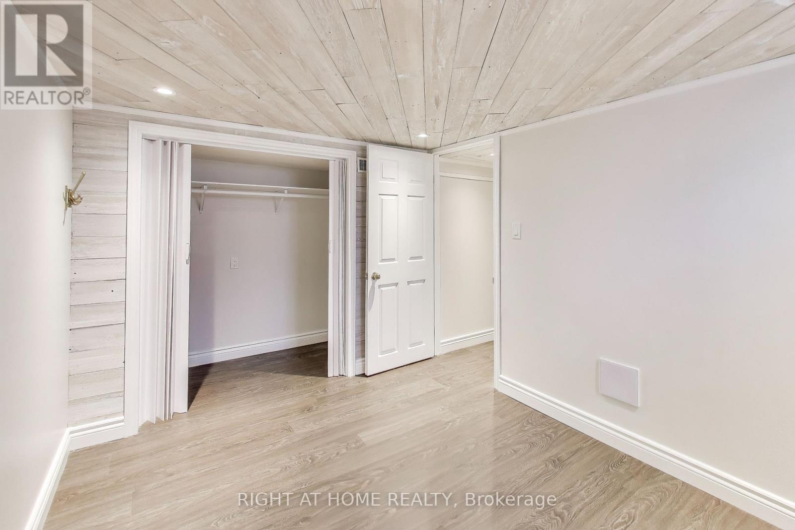 71 Mississauga Road N, Mississauga, Ontario  L5H 2H9 - Photo 17 - W12461165