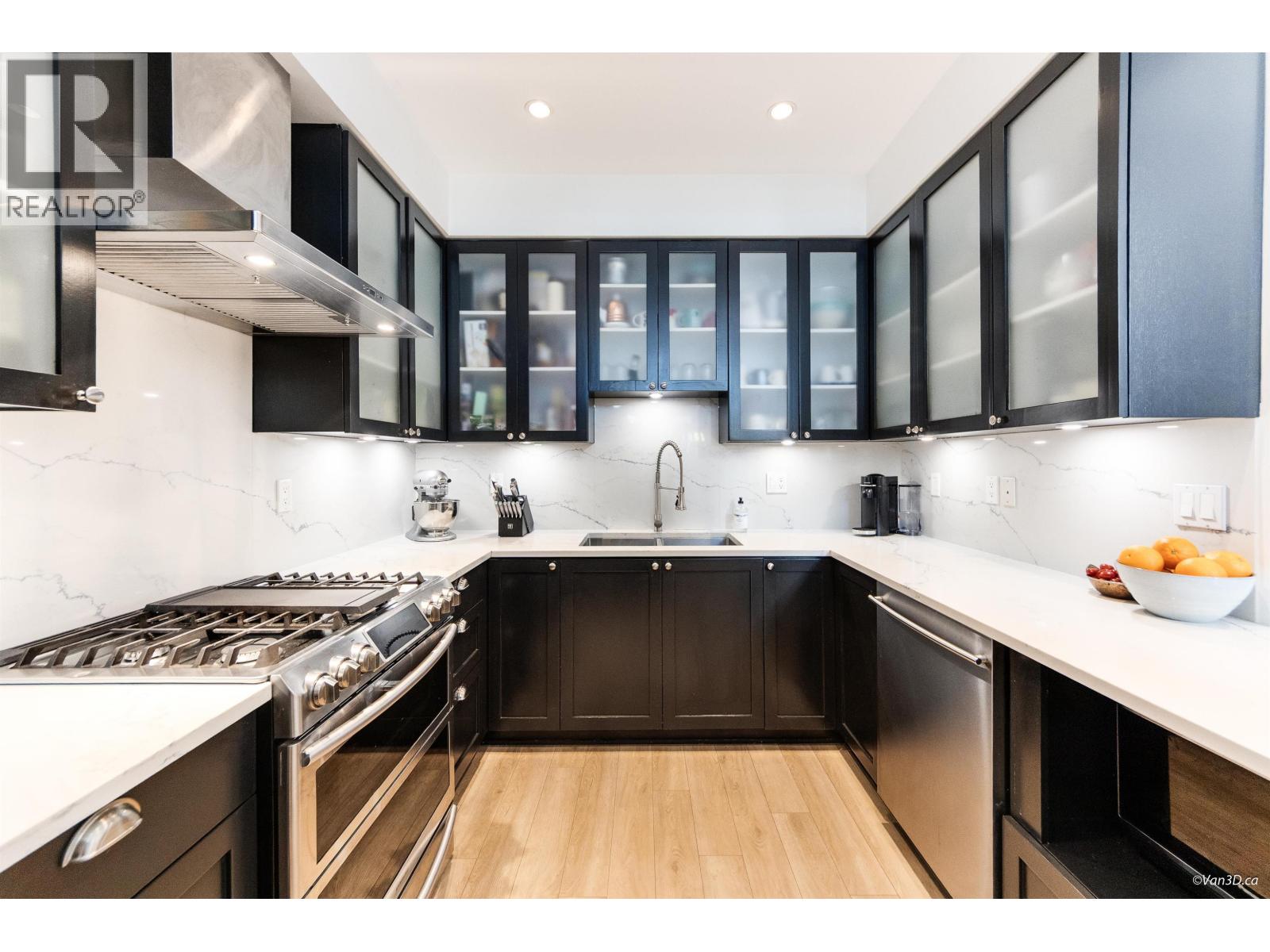 1017 W 8th Avenue, Vancouver, British Columbia V6H 1C3 - Photo 9 - R3061123