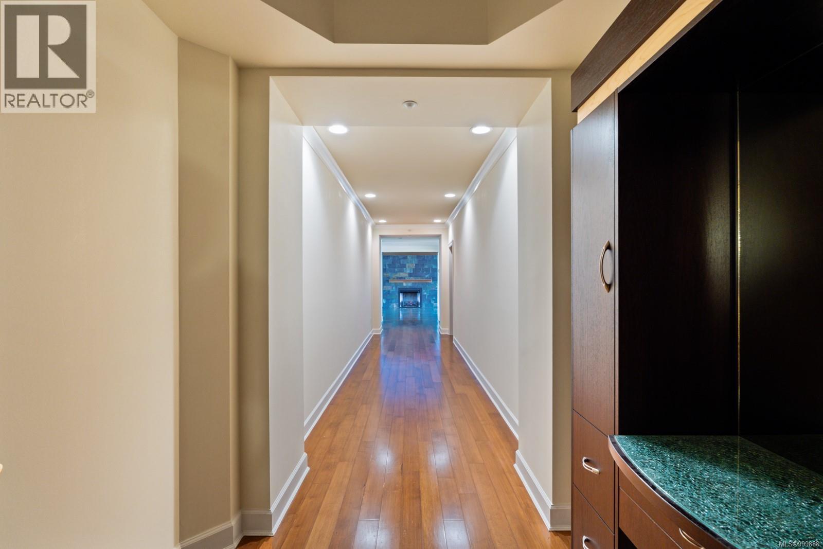 821 21 Dallas Rd, Victoria, British Columbia V8V 4Z9 - Photo 13 - 999888