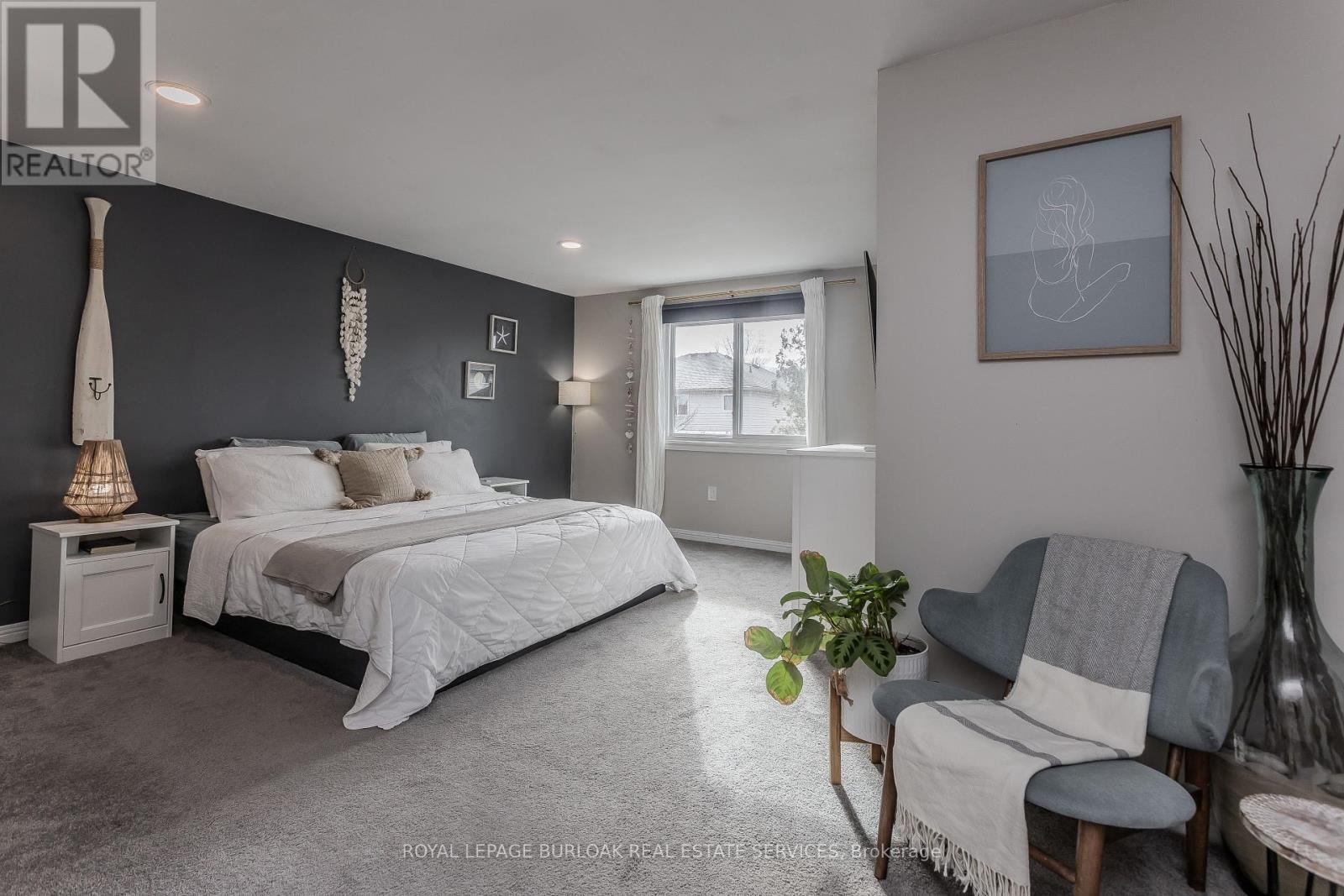 347 Delancey Boulevard, Hamilton, Ontario L9B 2B4 - Photo 15 - X12556260