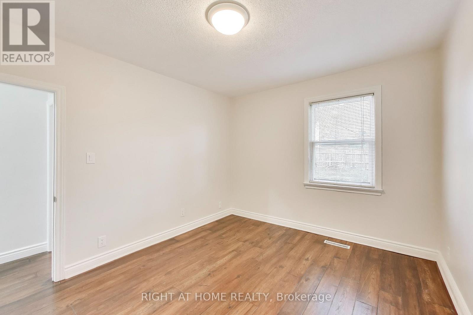 71 Mississauga Road N, Mississauga, Ontario  L5H 2H9 - Photo 9 - W12461165