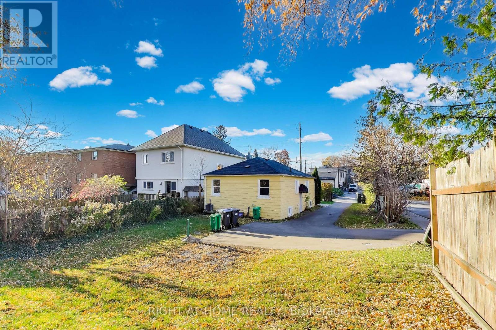 71 Mississauga Road N, Mississauga, Ontario  L5H 2H9 - Photo 20 - W12461165