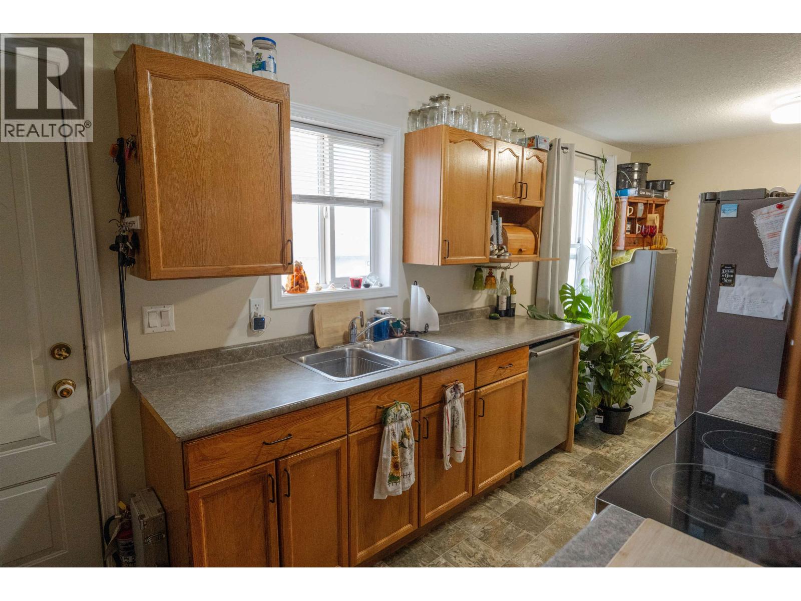 10219 102 Avenue, Fort St. John, British Columbia  V1J 2E4 - Photo 8 - R3047221