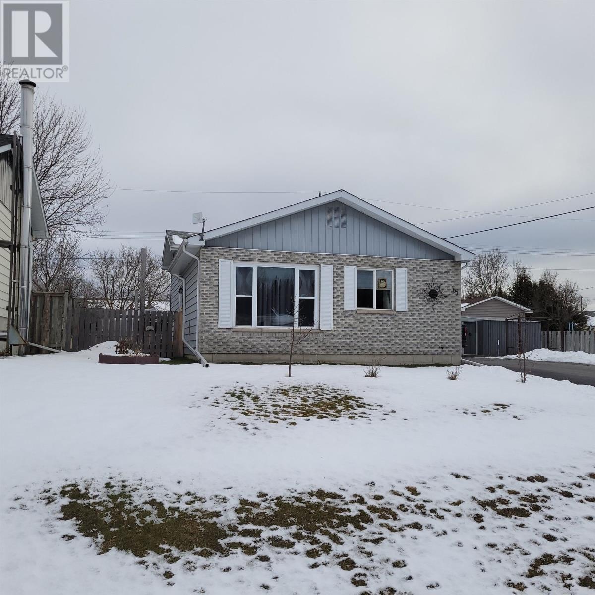 63 Matachewan Road, Manitouwadge, Ontario P0T 2C0 - Photo 3 - TB253506