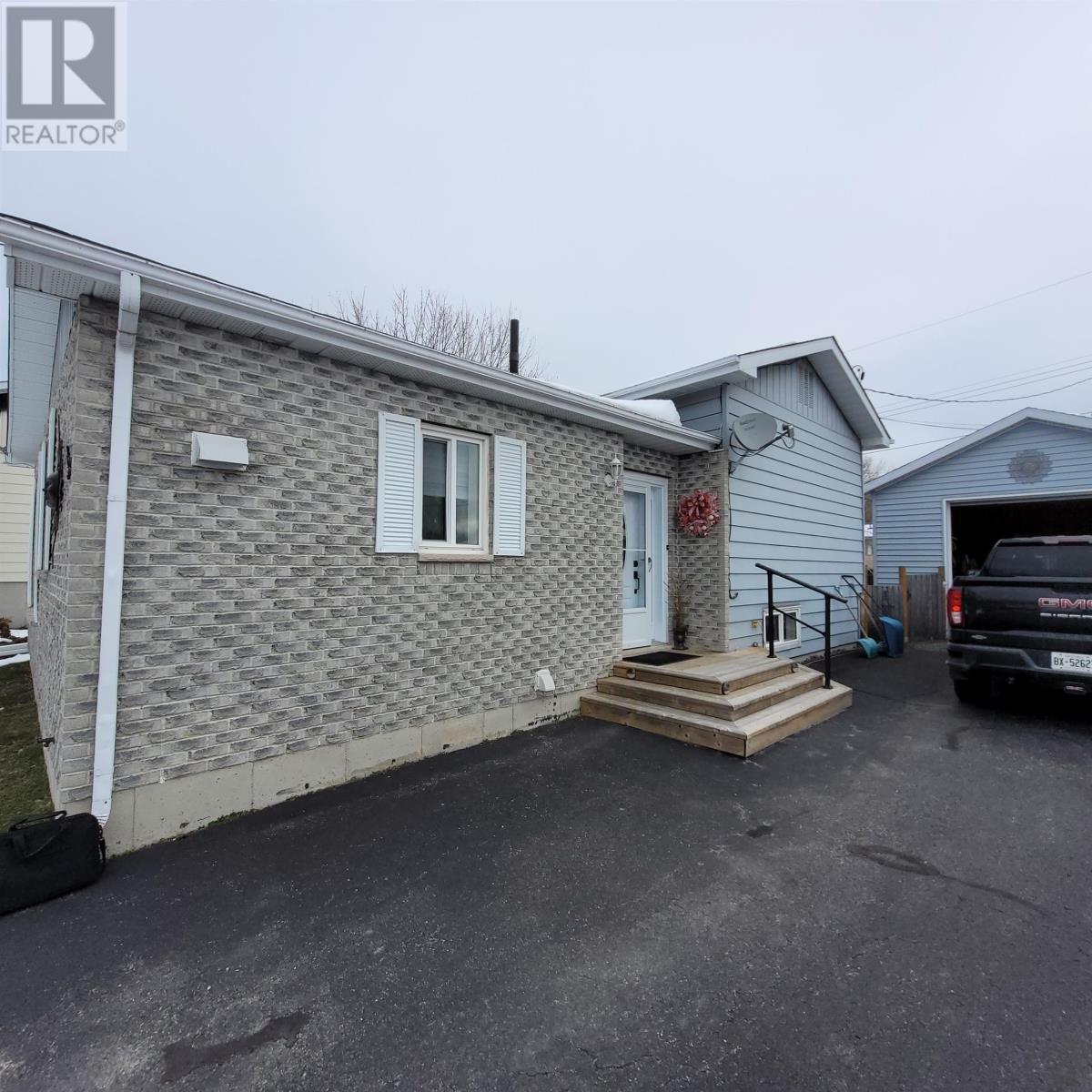 63 Matachewan Road, Manitouwadge, Ontario P0T 2C0 - Photo 4 - TB253506