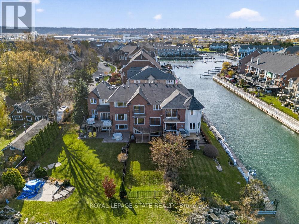 4 - 97 Sunvale Place, Hamilton, Ontario  L8E 4Z7 - Photo 8 - X12556654