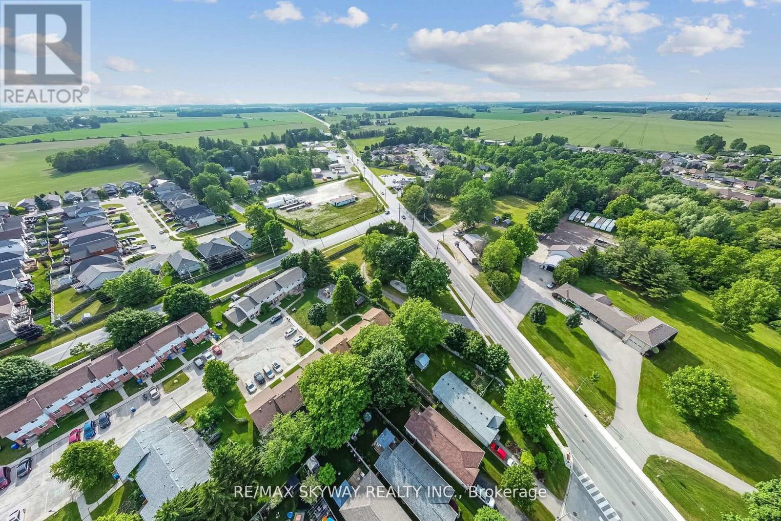 407 Bell Street, Ingersoll, Ontario N5C 2P7 - Photo 2 - X12556716