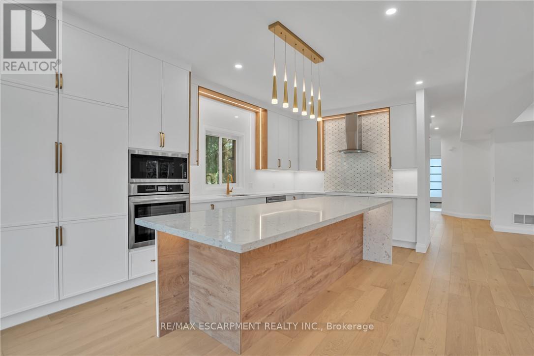 386 Southcote Road, Hamilton, Ontario  L9G 2W3 - Photo 25 - X12556752