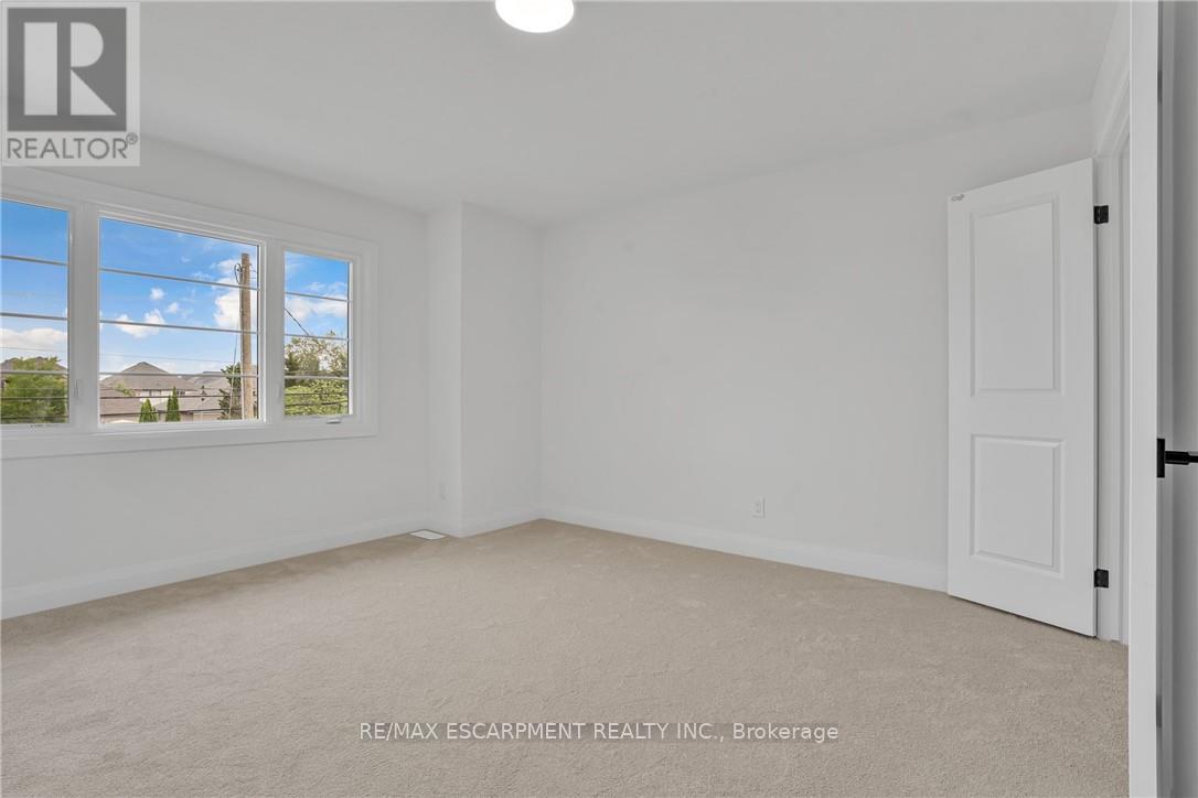 386 Southcote Road, Hamilton, Ontario  L9G 2W3 - Photo 29 - X12556752