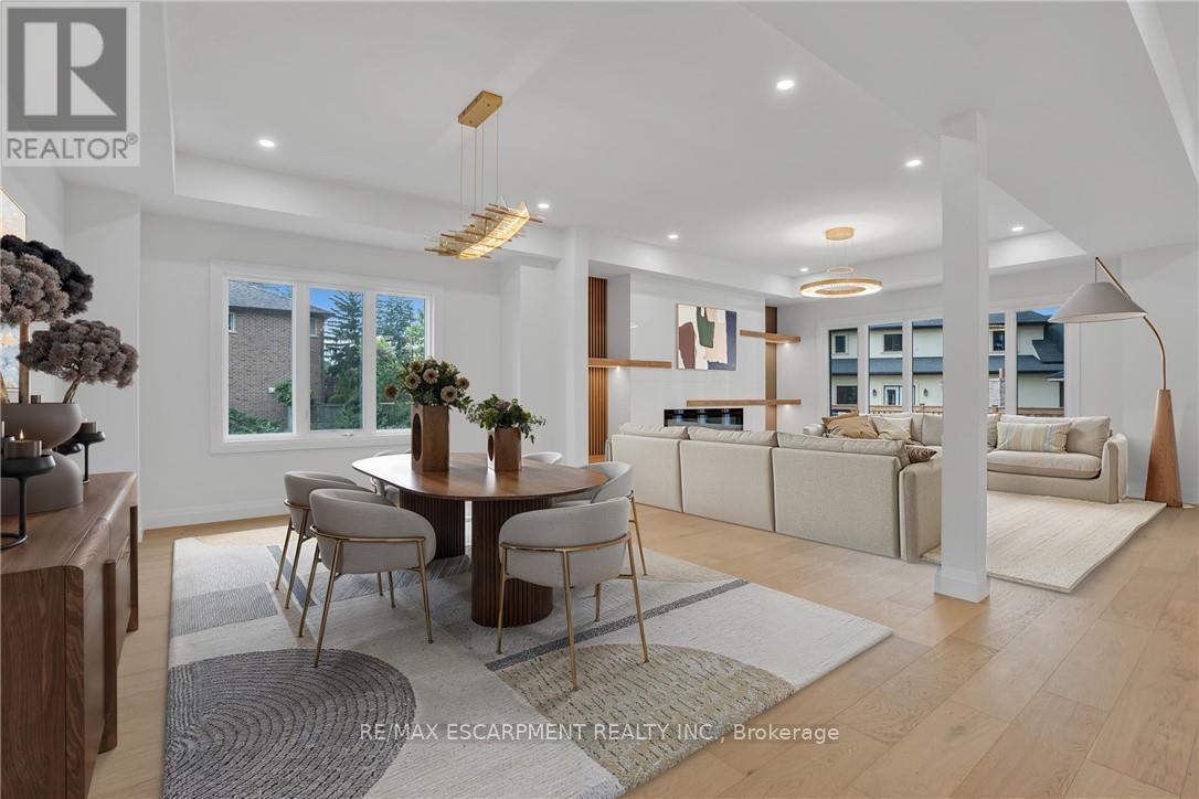 386 Southcote Road, Hamilton, Ontario  L9G 2W3 - Photo 3 - X12556752