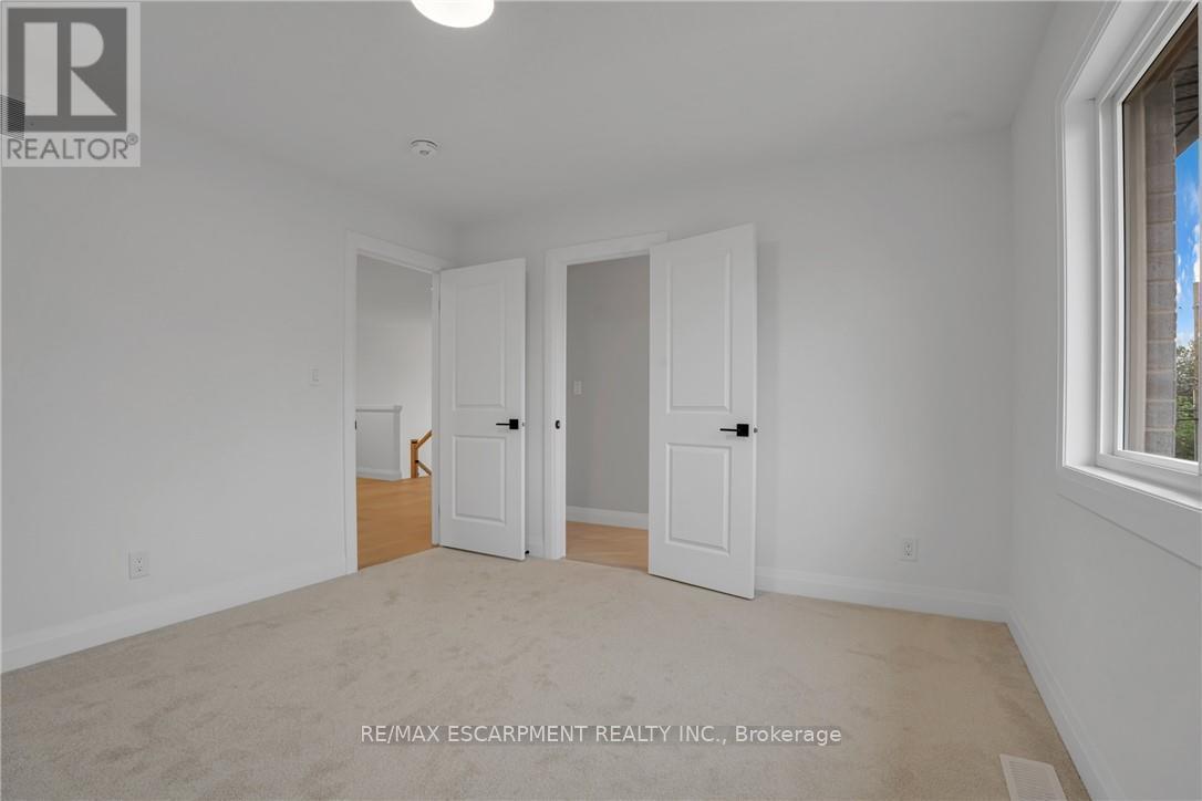 386 Southcote Road, Hamilton, Ontario  L9G 2W3 - Photo 37 - X12556752