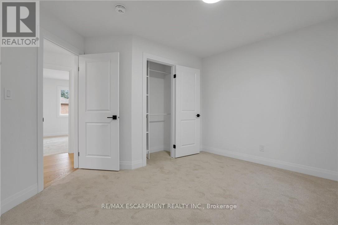 386 Southcote Road, Hamilton, Ontario  L9G 2W3 - Photo 38 - X12556752