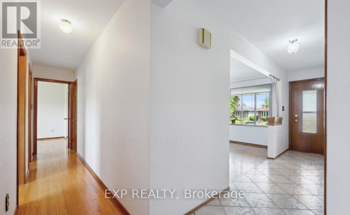 27 Palermo Crescent, Guelph, Ontario  N1E 2J8 - Photo 15 - X12556762