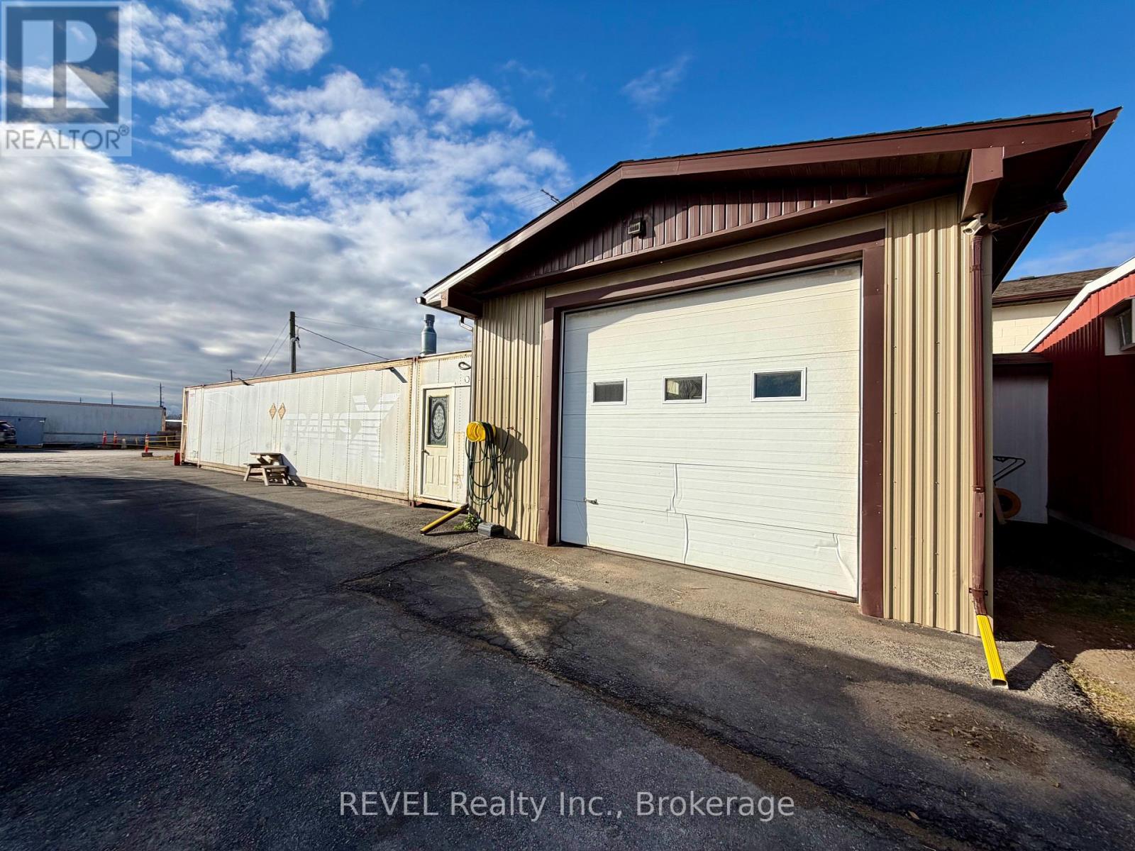 2036 Allanport Road, Thorold, Ontario  L0S 1A0 - Photo 4 - X12556790