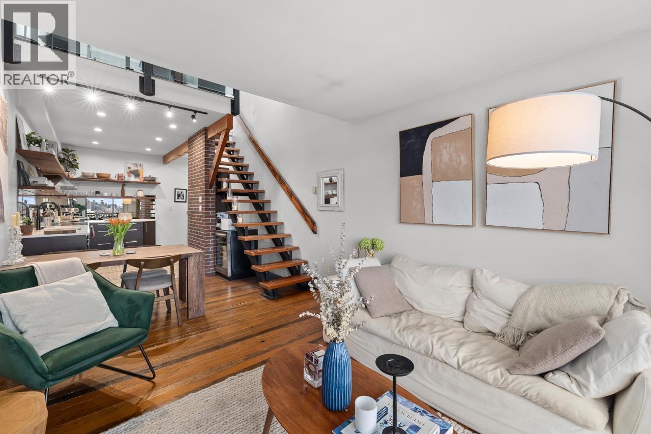 311 251 W 4th Street, North Vancouver, British Columbia  V7M 1H8 - Photo 4 - R3068456