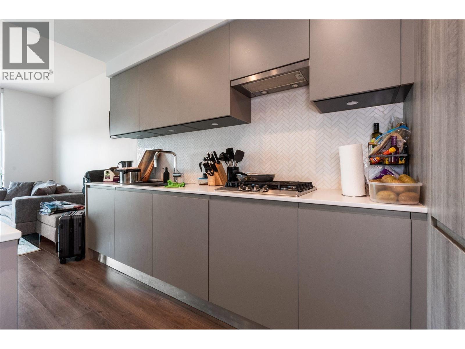 609 3833 Evergreen Place, Burnaby, British Columbia  V3J 0M2 - Photo 3 - R3068499