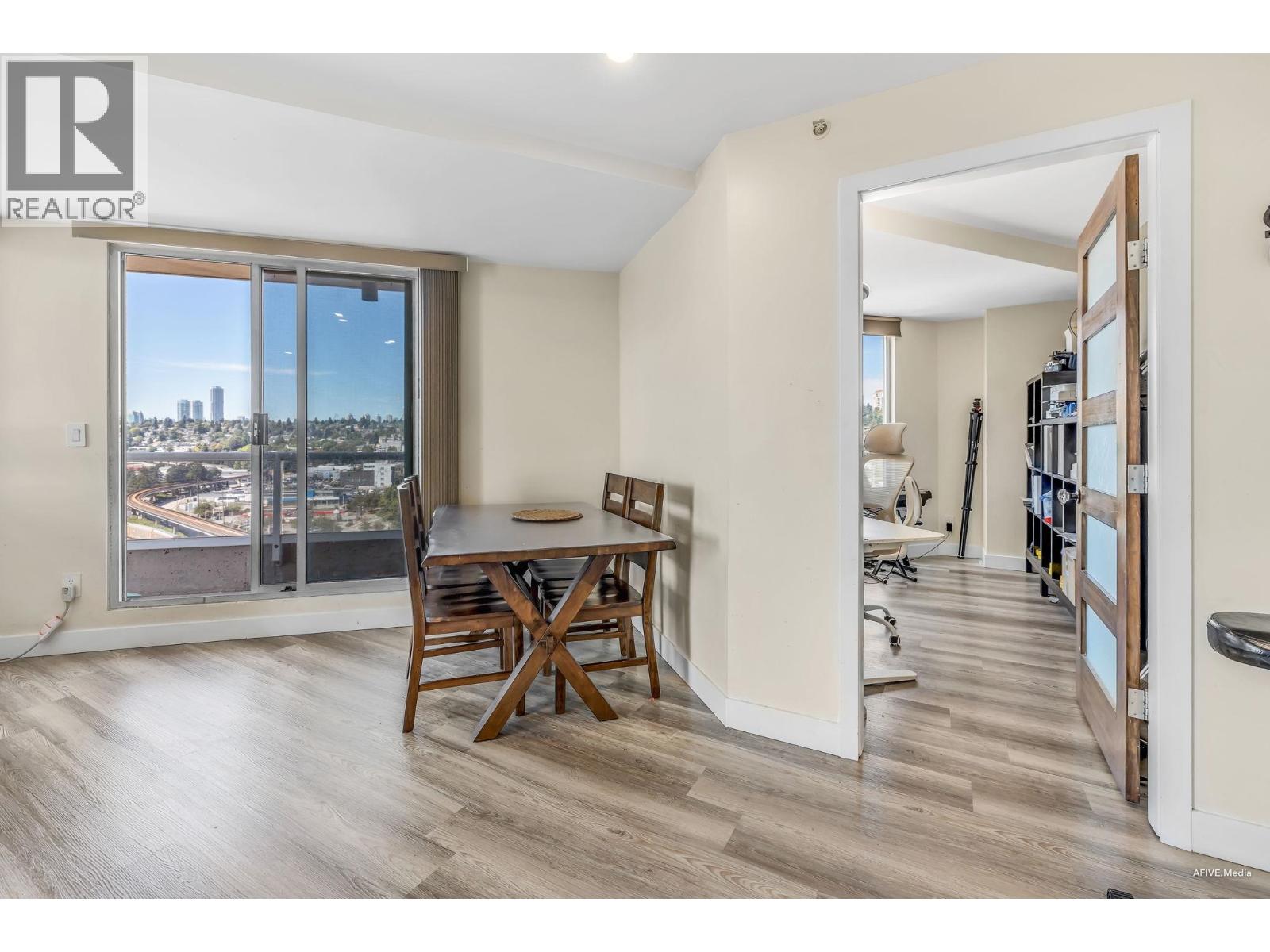 1605 1185 Quayside Drive, New Westminster, British Columbia  V3M 6T8 - Photo 13 - R3068227