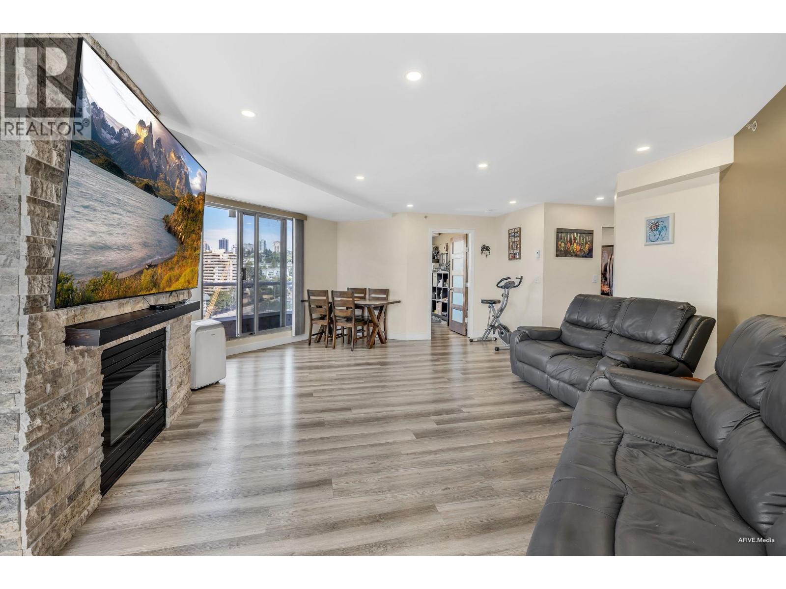 1605 1185 Quayside Drive, New Westminster, British Columbia  V3M 6T8 - Photo 12 - R3068227