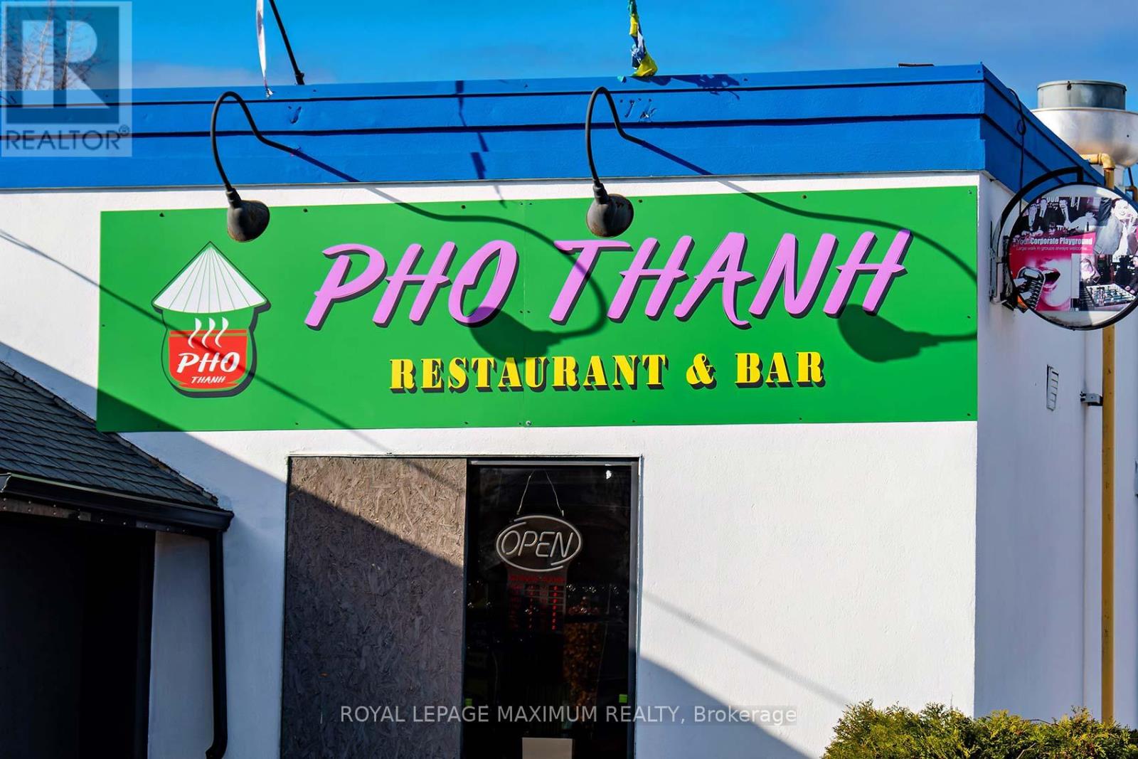 165 Hartzel Road, St. Catharines, Ontario L2P 1N6 - Photo 4 - X12556566