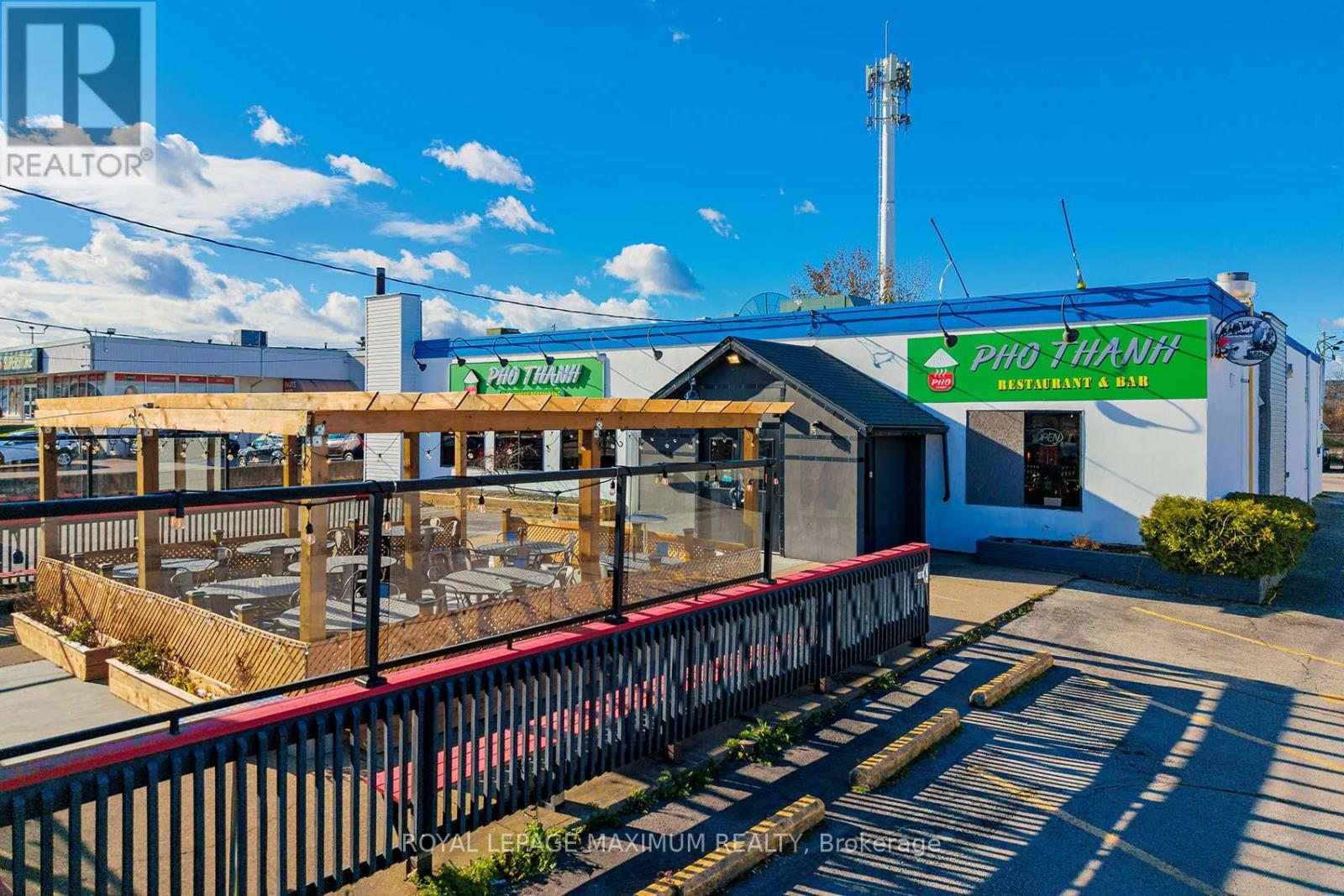 165 Hartzel Road, St. Catharines, Ontario L2P 1N6 - Photo 5 - X12556566