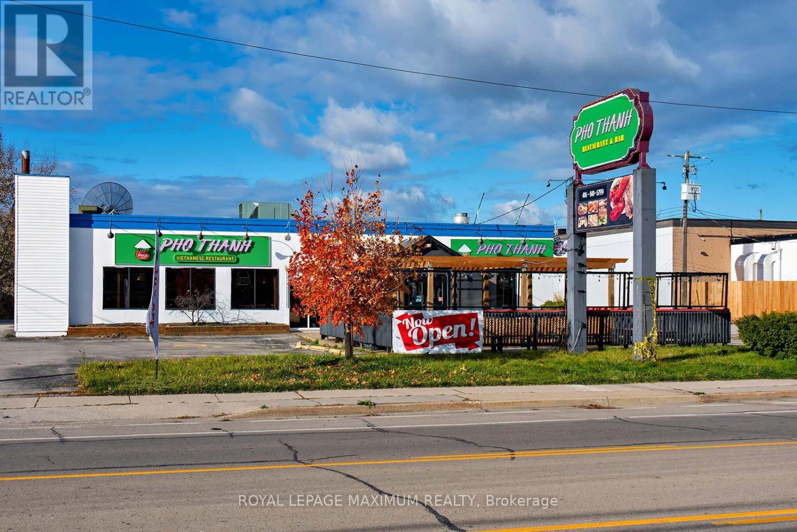 165 Hartzel Road, St. Catharines, Ontario L2P 1N6 - Photo 2 - X12556566