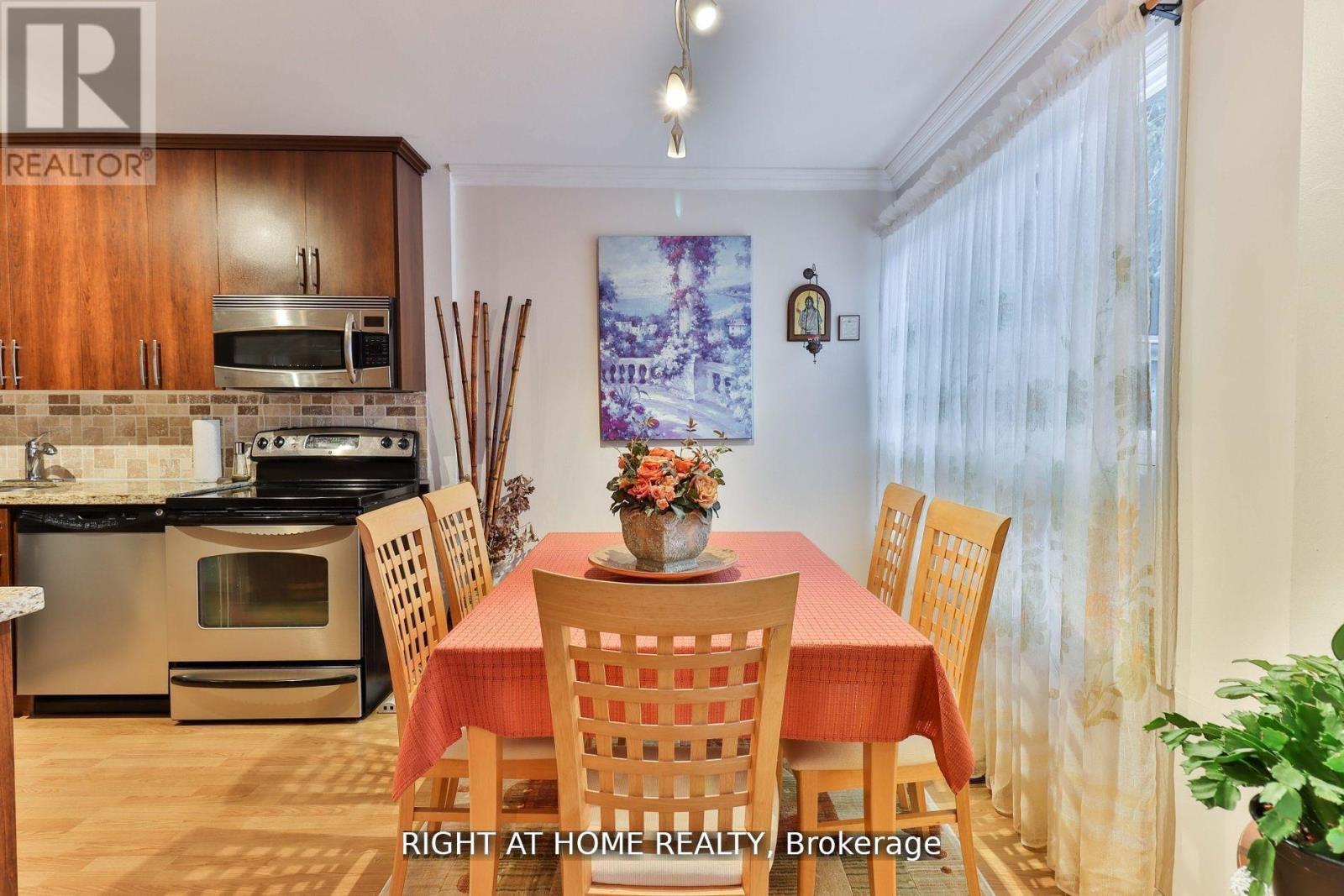 12 - 50 THREE VALLEYS DRIVE, Toronto, Ontario