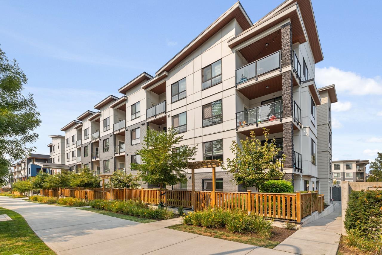 104 20362 72b Avenue, Langley, British Columbia  V2Y 5K4 - Photo 1 - R3068534