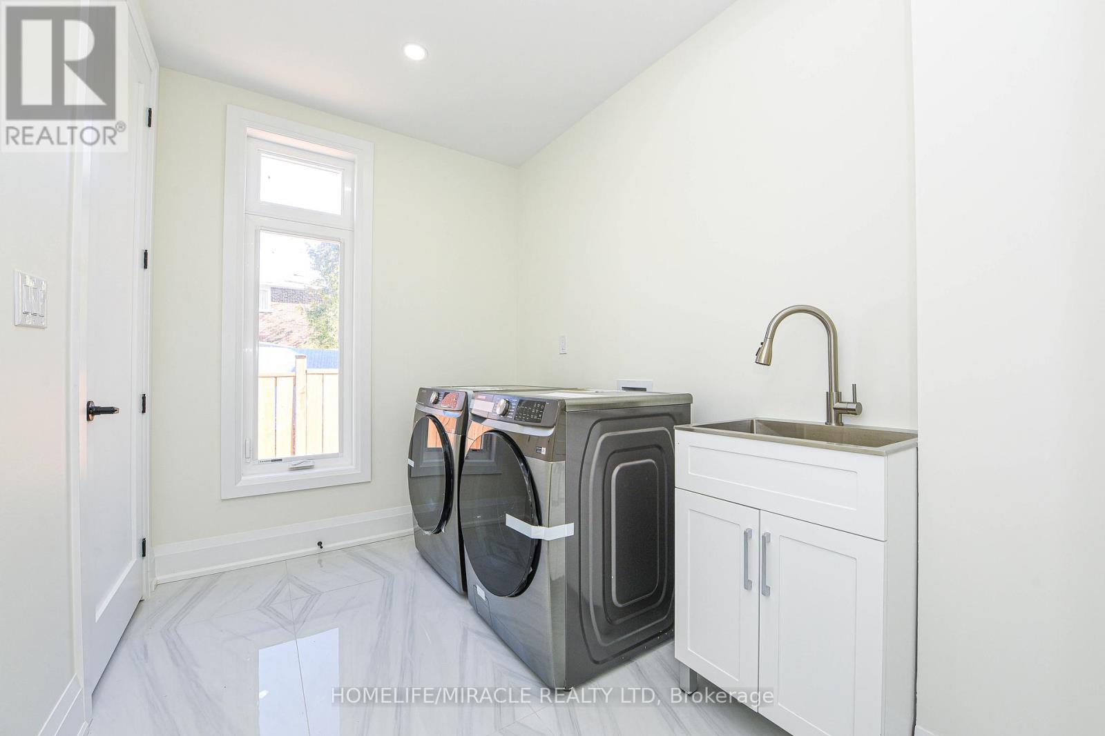 11 Hillcrest Avenue, Brampton, Ontario  L6W 1Y7 - Photo 25 - W12553112