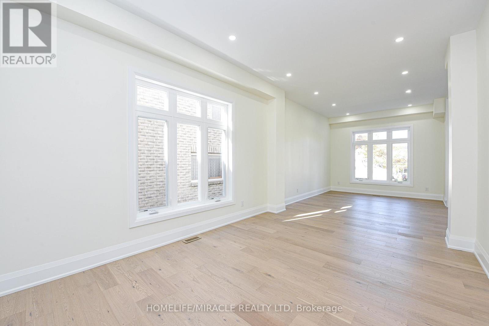 11 Hillcrest Avenue, Brampton, Ontario  L6W 1Y7 - Photo 29 - W12553112