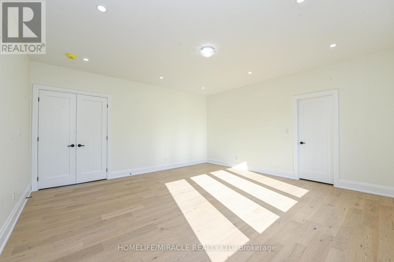 11 Hillcrest Avenue, Brampton, Ontario  L6W 1Y7 - Photo 36 - W12553112