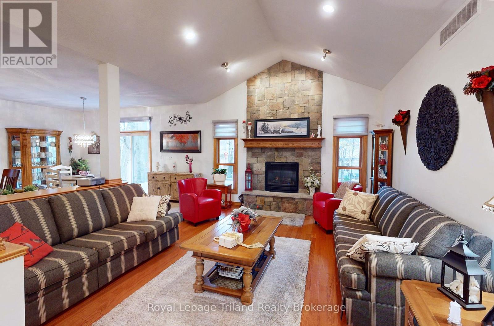 123 Forestway Trail, Woodstock, Ontario  N4S 9A7 - Photo 3 - X12556802