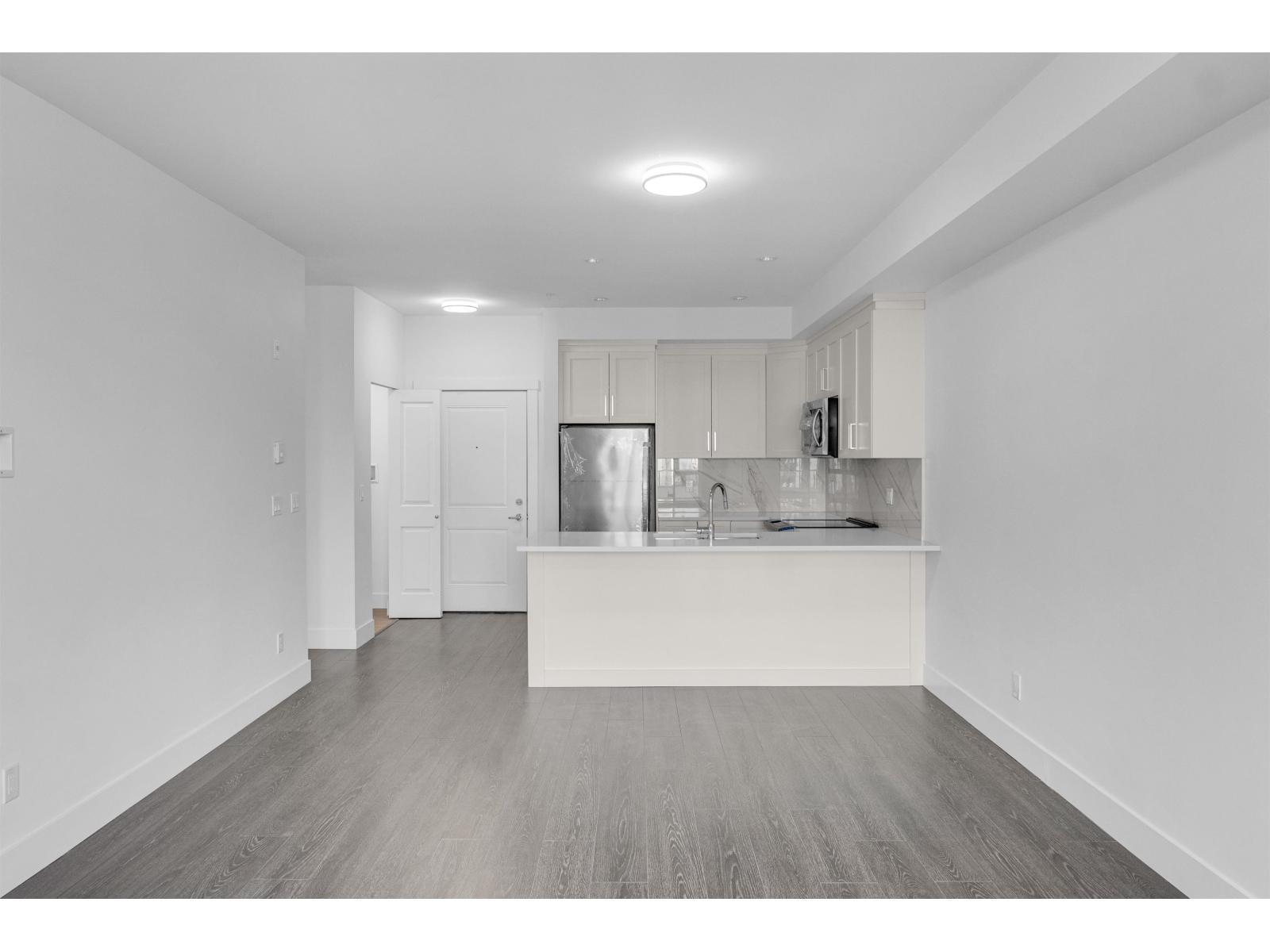 419 9983 E Barnston Drive, Surrey, British Columbia V4N 6T3 - Photo 2 - R3068395